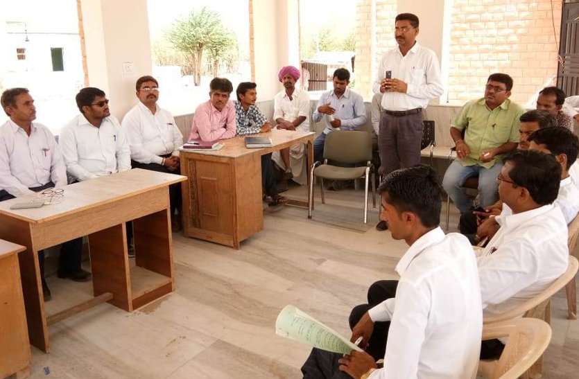 Seminar with Advocates,change makers campaign चौहटन में अधिवक्ताओं के साथ संगोष्ठी,बोले-राजनैतिक शुद्धिकरण को कारगर साबित होगा चेंजमेकर अभियान