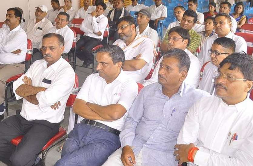 Tell us what is the reason for our city's advocates on clean politics स्वच्छ राजनीति पर क्या बोले हमारे शहर के अधिवक्ता जाने