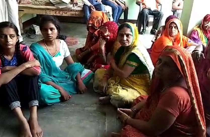 किशोर का खेत में मिला शव, एक दिन पहले अज्ञात बाइक सवारों ने किया था किडनैप किशोर का खेत में मिला शव, एक दिन पहले अज्ञात बाइक सवारों ने किया था किडनैप