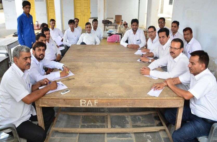 ChangeMaker campaign in Fatehpur sikar #ChangeMaker : वकीलों ने राजनीति में स्वच्छता की शपथ