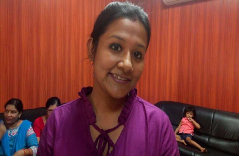 patrika video : उज्जैन की बहू हैं ये टीवी एक्ट्रेस...जीजी-मां में निभाया मंगलादेवी का किरदार