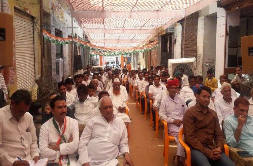 chittorgarh जिलाध्यक्ष के टोकने पर क्यों बिफर पड़े पूर्व विधायक बैरवा