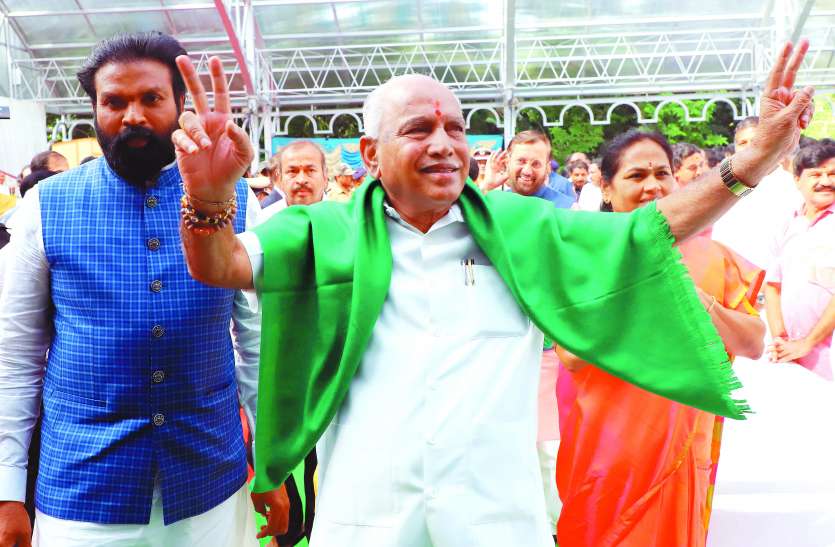 yeddy कर्नाटक: येड्डियूरप्पा के मुख्यमंत्री पद पर क्यों लटकी वैधता की तलवार
