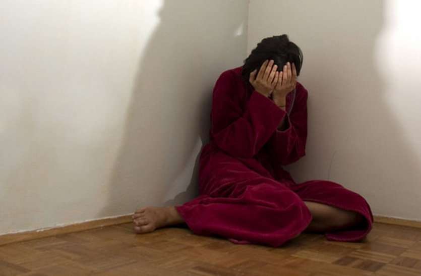 woman rape झाड़-फूंक कराने गई महिला से तांत्रिक ने किया यह घिनौना काम