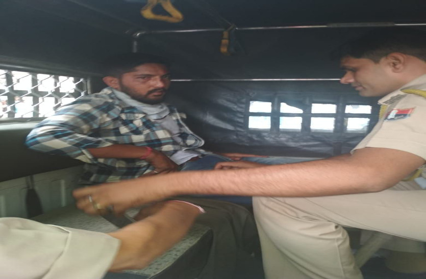 criminal हमले में युवक घायल, फायर करने से दहशत