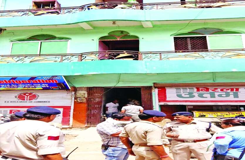 news चरित्र शंका पर पति ने पत्नी को मार डाला