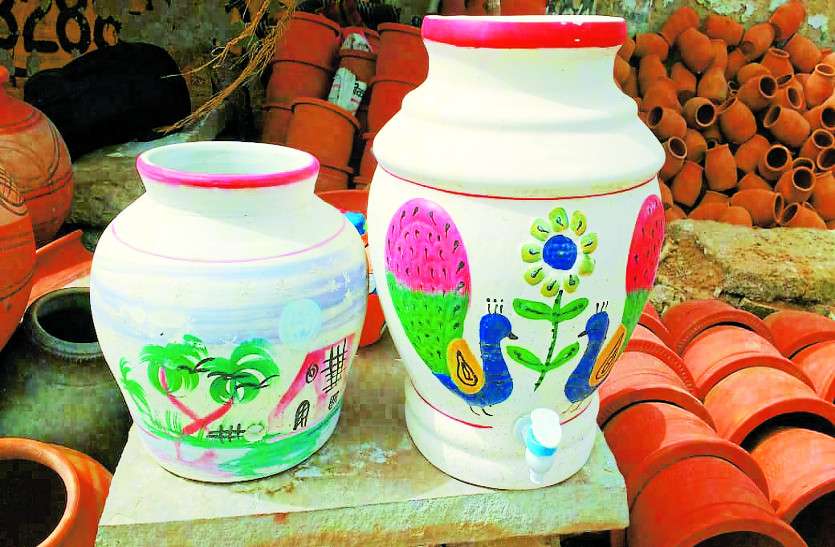 Jaipur भीषण गर्मी में देसी फ्रिज दे रहे सुकून, बुझा रहे प्यास