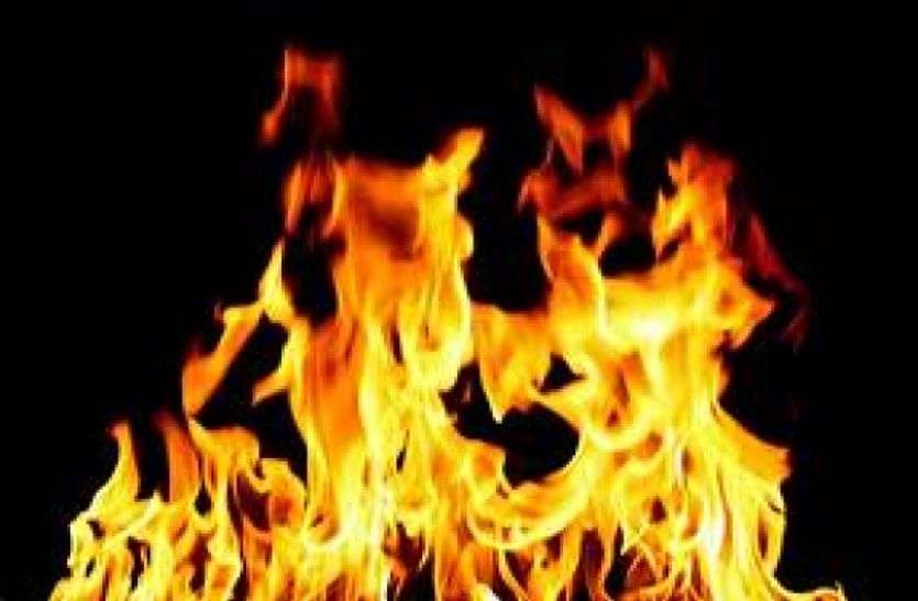 अभियुक्त को 10 साल का कारावास दुष्कर्म और फिर आत्मदाह के लिए उकसाने के अभियुक्त को 10 साल का कारावास ,अपर सेशन न्यायाधीश (विशिष्ट न्यायालय) ने सुनाया फैसला