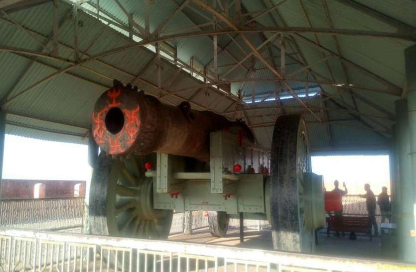 jayban cannon राजस्थान में मौजूद है ये धाकड़ तोप, इसके एक वार से जमीन में बन जाता है तालाब