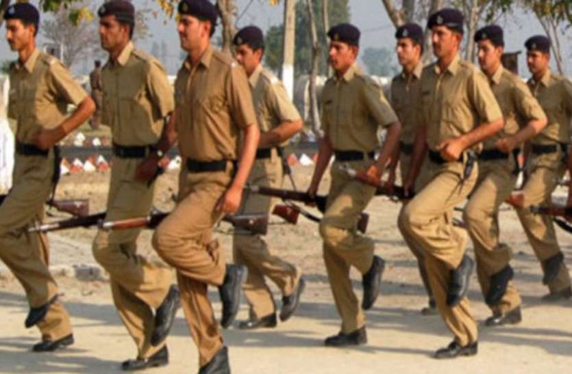 Chhattisgarh Govt Jobs,CG Police Constable Telecom,Chhattisgarh Police Jobs,CG Constable Telecom Recruitment 2018,Chhattisgarh Police Recruitment 2018,Chhattisgarh Police Constable Telecom Recruitment,Chhattisgarh Police Telecom Vacancy 2018,Chhattisgarh Police latest Jobs,CG Police Constable Driver Recruitment 2018,Chhattisgarh Police Constable Driver Vacancy 2018,CG Police Data Entry operator Bharti 2018,Chhattisgarh Police Data Entry operator Recruitment 2018,Chhattisgarh Police Data Entry operator online application,Chhattisgarh Police Recruitment online application 2018, 12th Pass Govt Jobs पुलिस में निकली 12वीं पास के लिए बम्पर भर्तियां, ऐसे करें अप्लाई