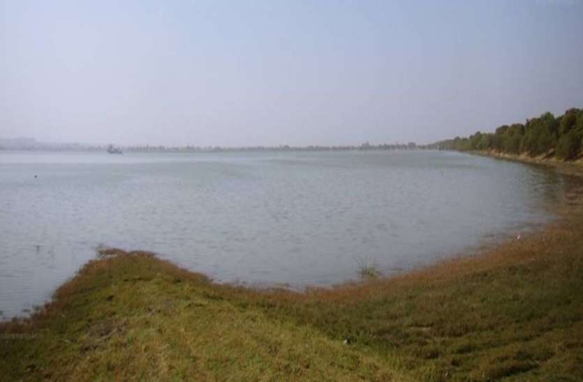 bilawali lake बिलावली तालाब खाली करने में नगर निगम ने लगाई रोक