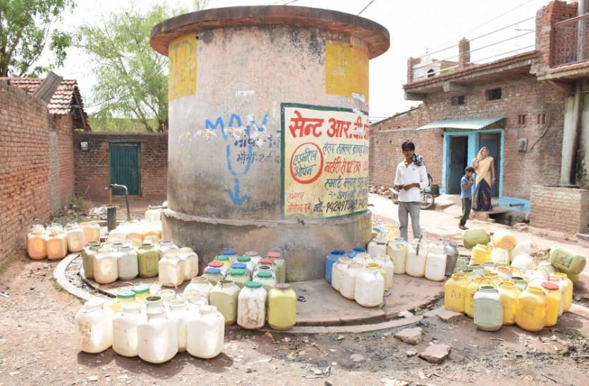 satna nagar nigam ward no.14 news in hindi जल संकट से जूझ रहे वार्डवासी, यहां पढ़ें खबर