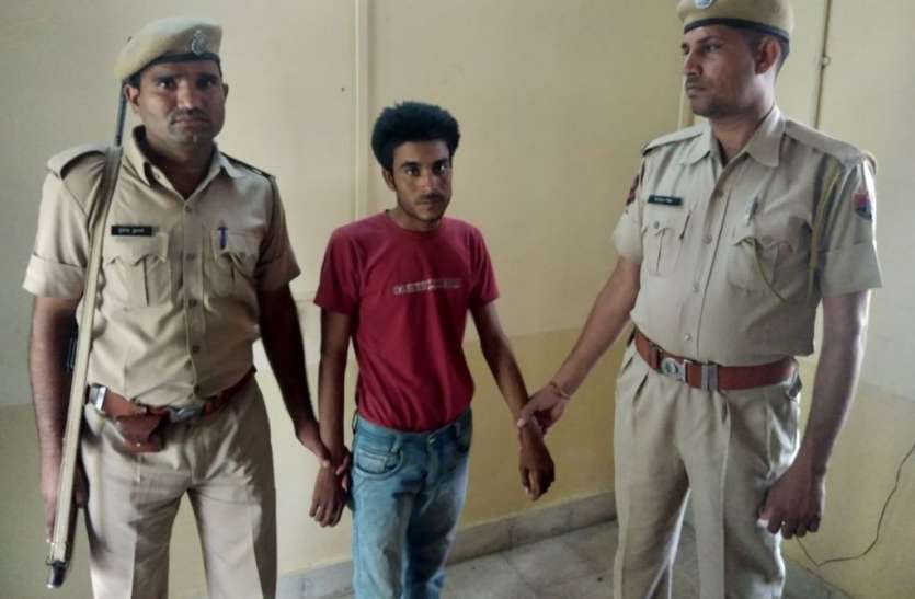 गंगापुरसिटी : वजीरपुर पुलिस ने दिखाई फुर्ती देसी कट्टा व दो कारतूस के साथ एक जने को पकडा Video: गंगापुरसिटी : वजीरपुर पुलिस ने दिखाई फुर्ती देसी कट्टा व दो कारतूस के साथ एक जने को पकडा