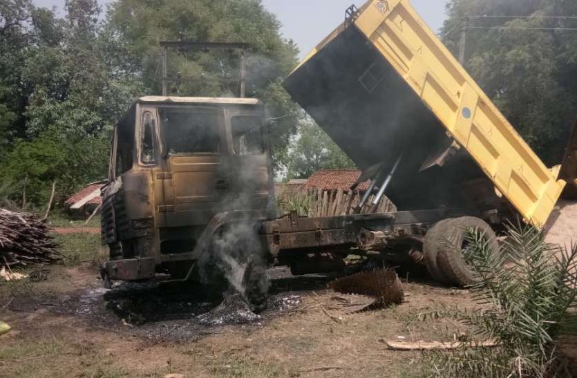 हत्या कर नहीं भरा नक्सलियों का मन नक्सल ब्रेकिंग : देर रात एक ग्रामीण की हत्या कर नहीं भरा नक्सलियों का मन, फिर दिया इस वारदात को अंजाम