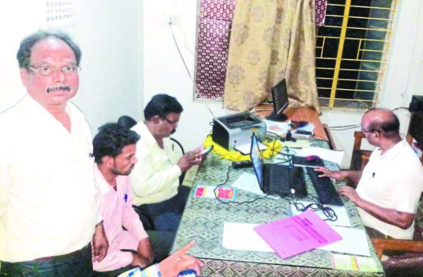 Lokayukta पटवारी को रिश्वत लेते लोकायुक्त ने पकड़ा, मच गया हंगामा