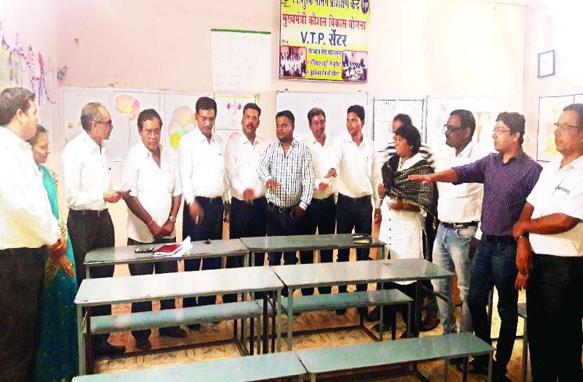 chhattisgarh news पत्रिका चेंजमेकर: हम थाम लें मशाल तो रोशन हो जाए राजनीति, देश और समाज