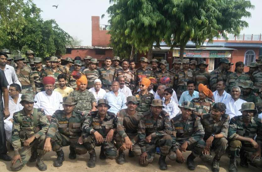 battalion बटालियन से मिले पूर्व सैनिक