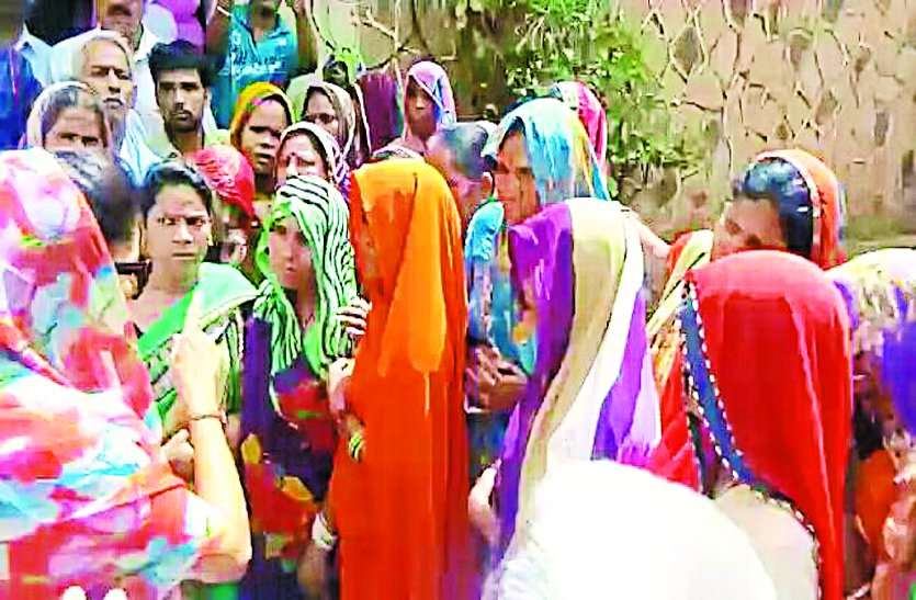 minister Yashodhara Raje Scindia breaking : प्यासी जनता ने घेरी मंत्री यशोधरा की गाड़ी,दिया ऐसा जवाब सब रह गए हक्के-बक्के
