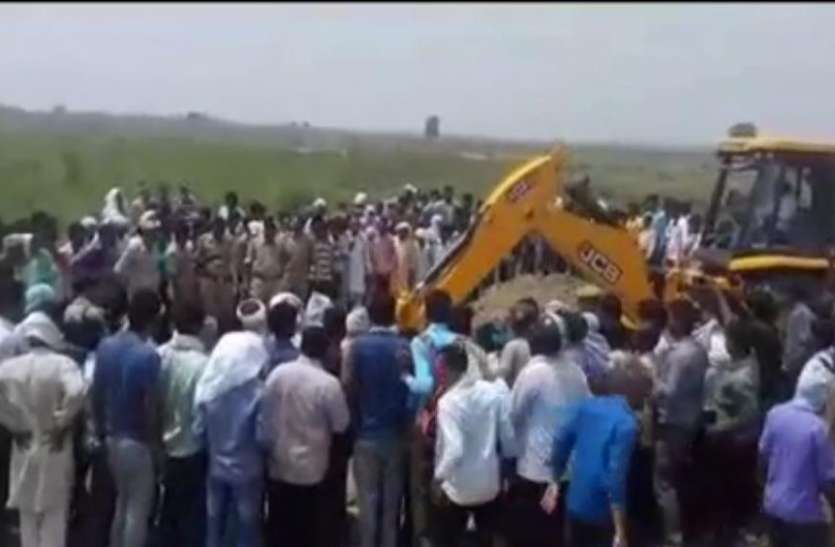 bulandshahr news कहासुनी के बाद पति ने पत्नी को दी एेसी सजा, जानकर दंग रह जाएंगे आप