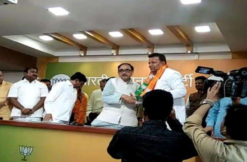 BJP up chief Mahendranath pandey
