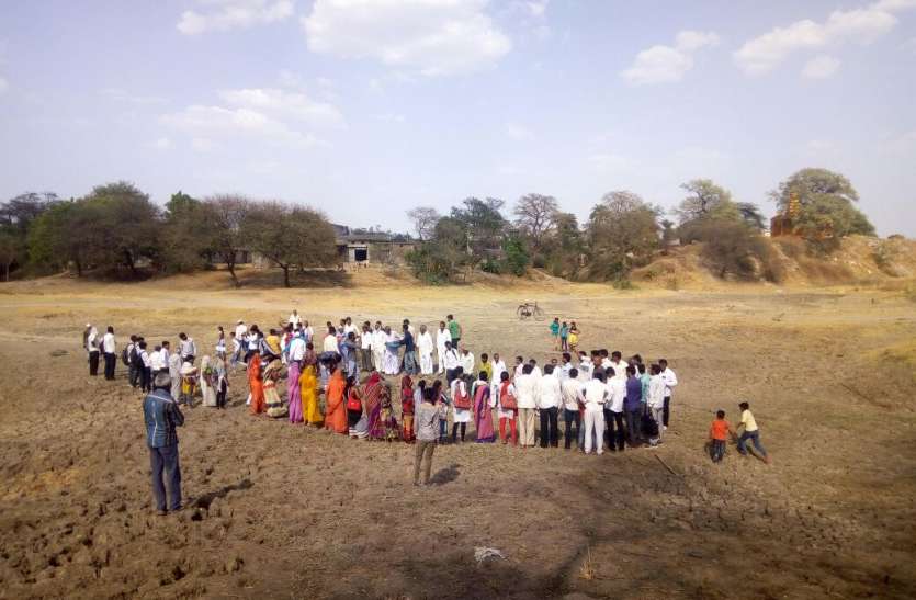 river नदी को प्रवाहमान बनाने के लिए ग्रामीणों का प्रयास सराहनीय
