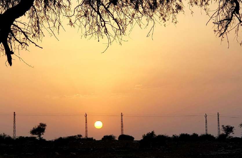 Jaisalmer patrika JAISALMER NEWS- राजस्थान के इस शहर में तेज हवाएं और रेत का बवंडर भी नहीं रोक पा रहा तापमान में उछाल