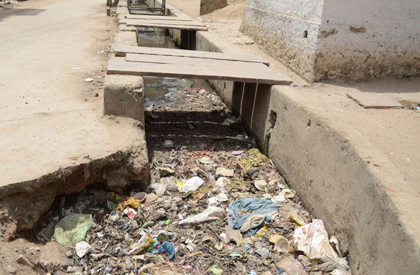 Drainage repair मानसून के लिए तैयार नहीं टोंक, ये नाले कैसे झेल पाएंगे बारिश का पानी