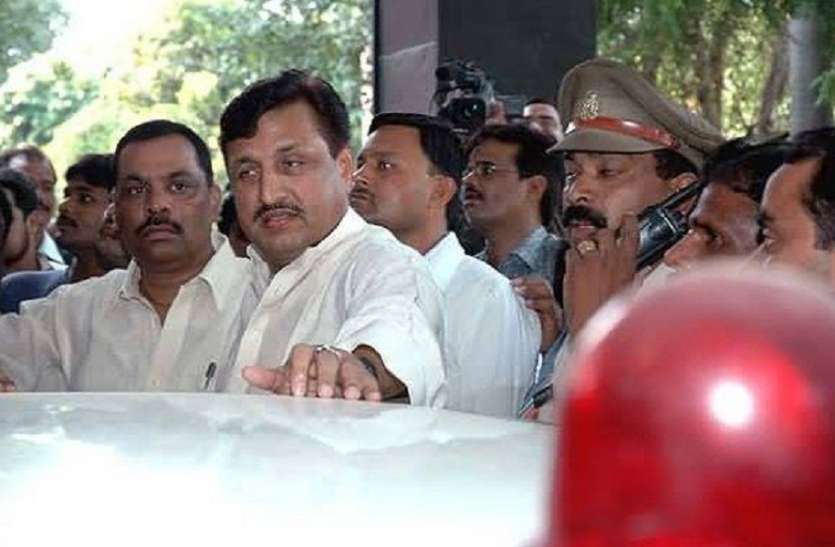amarmani tripathi, amanmani tripathi, madhimita shukla murder case, mayawati government, yogi adityanath, nautanva, kanpur DM surendra singh, kanpur DM ravi mathur, kanpur DM B S Bhullar, gorakhpur DM, gorakhpur SSP, hindi news, news in hindi विधायक अमनमणि के पिता और पूर्व मंत्री अमरमणि त्रिपाठी के फर्जी पते से बने शस्त्र लाइसेंस रद्द