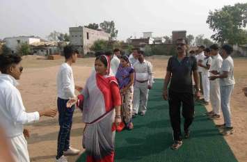 Bhawalei Toppers beat Jay Kati भरवेली टापर्स की जय, कटंगी को मात