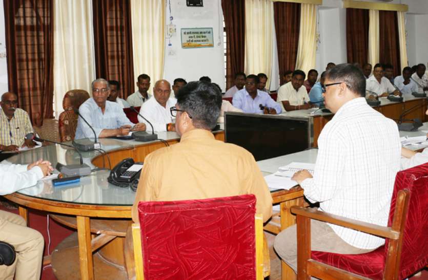 Preventing increment of principals and hostel superintendents प्राचार्यों व छात्रावास अधीक्षकों की वेतन वृद्धि रोकी