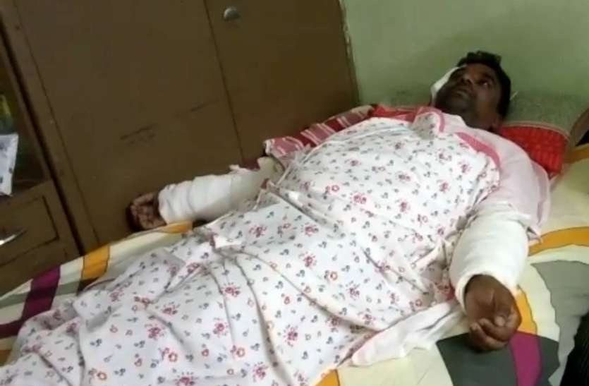 pratapgarh सभापति के साथ ट्रेन के सैकंड क्लास में हुई थी लूट और मारपीट