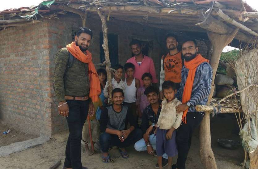 pratapgarh एबीवीपी ने किया ग्रामीण दर्शन का अनुभव