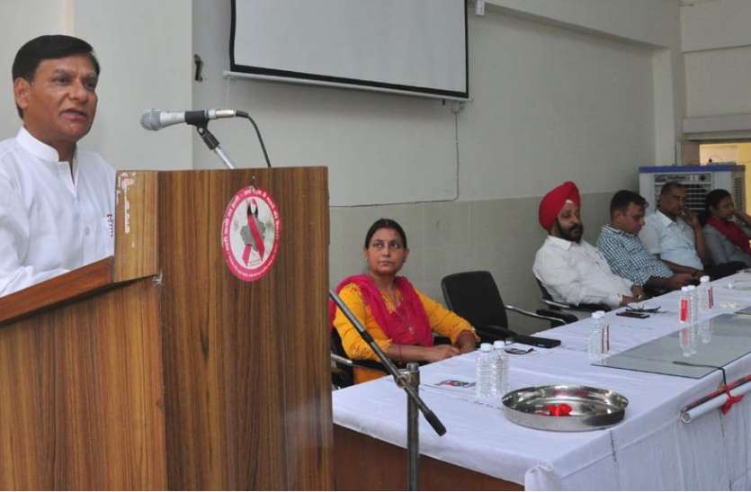 schizophernia program जा रहे आज भी झाड़ फूंक करने वाले बाबाओं के पास