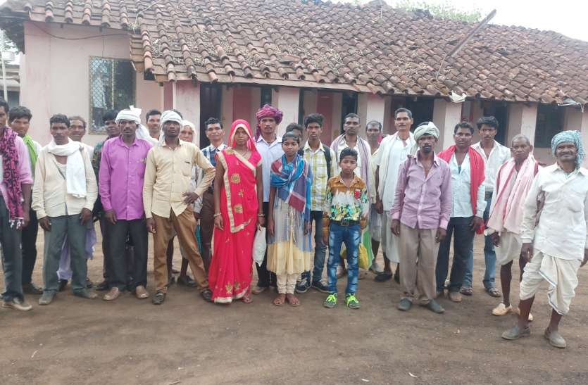 Due to the problem of water in the village, पानी की समस्या को लेकर देवाझिर ग्राम मे मचा कोहराम