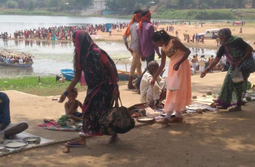 In the eight Mahayogas, devotees performed Narmada bath आठ महायोगों में भक्तों ने किया नर्मदा स्नान