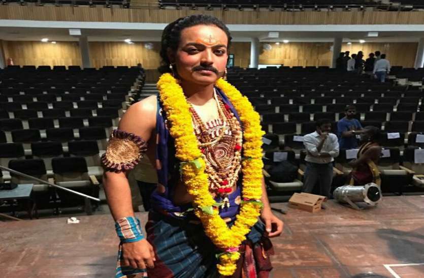 cg news गुरु ने किया मोटिवेट, कथक डांसर से बने एक्टर