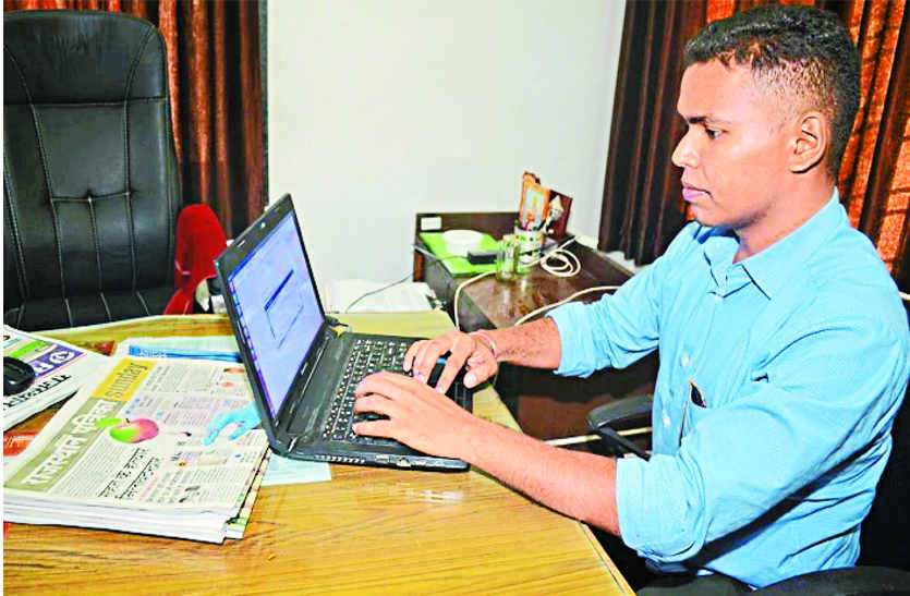 Abhishek 10th rank in IAS patrika office in bhilwara परीक्षाएं जीवन का अंत नहीं, निराश न हों, आगे बढ़े, हार के बाद सफलता तय