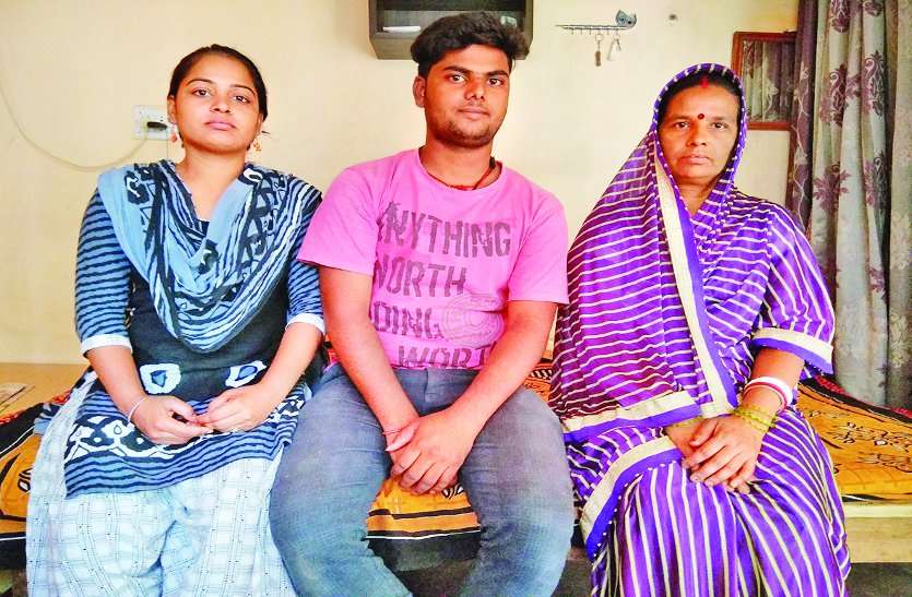 vicky मामा' से आरक्षण पर सवाल पूछ देशभर में सुर्खियों में आया ये लड़का.. देखें कौन है ये लड़का!