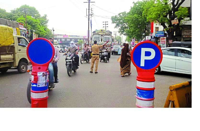 chhindwara पुलिस की सख्ती पर जगह की कमी बन रही परेशानी