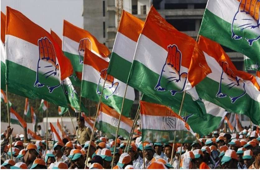 Congress protest against Petrol-Diesel price hike, burn PM Statue महंगे पेट्रोल-डीजल ने बढ़ाया हर फैमिली पर बोझ, कांग्रेस ने इस अंदाज में विरोध जताकर फूंका पीएम का पुतला