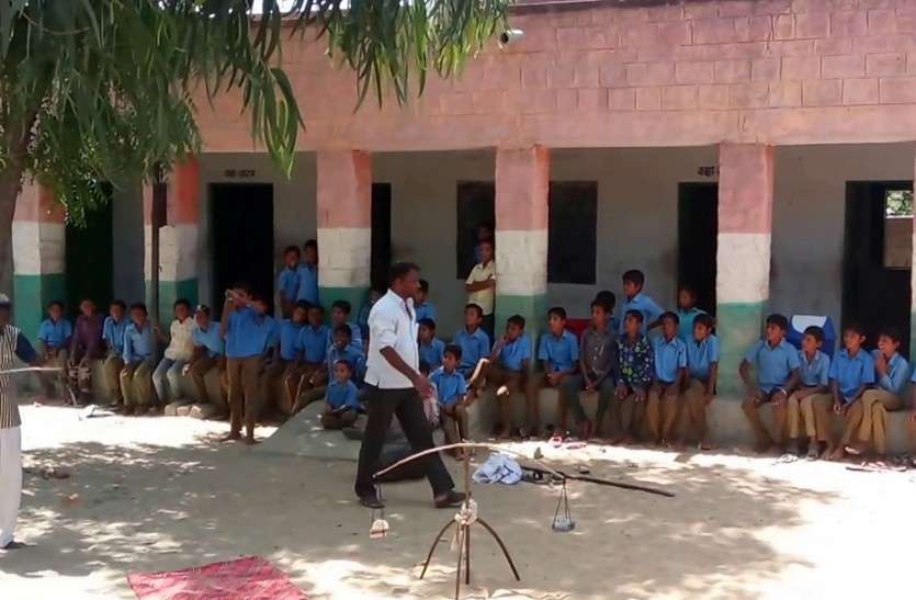science class school,border बॉर्डर से 185 कि.मी. दूर है विज्ञान वर्ग के स्कूल, 28 ग्राम पंचायतों में नहीं विज्ञान विषय