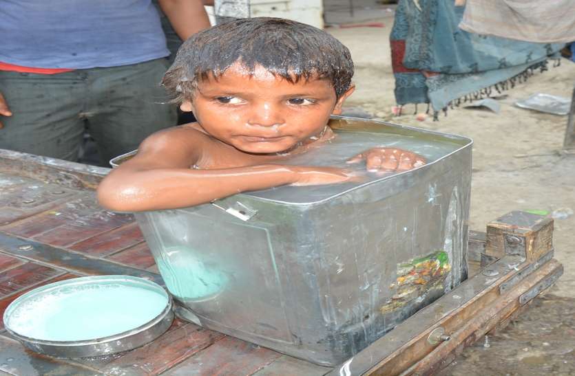 लू की लपटों ने किया हलकान,सूर्यदेव ने दिखाया रौद्र रूप, तापमान पहुंचा 47.5 पर लू की लपटों ने किया हलकान,सूर्यदेव ने दिखाया रौद्र रूप, तापमान पहुंचा 47.5 पर