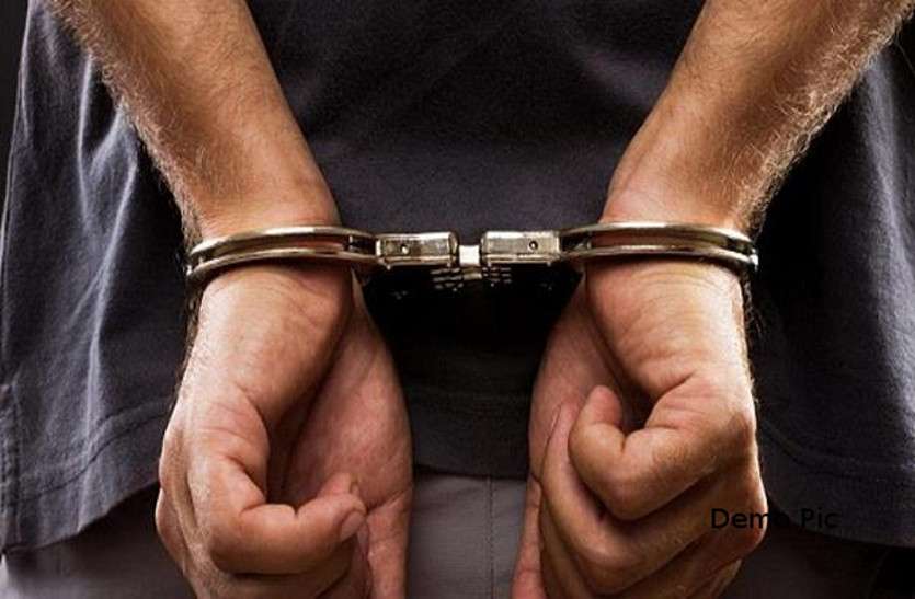 shopkeeper registers FIR against boy who was doing Illegal recovery वो करने आए थे दुकानदार से अवैध पुलिस , जब नहीं दिए पैसे तो दे डाली ऐसी खतरनाक धमकी