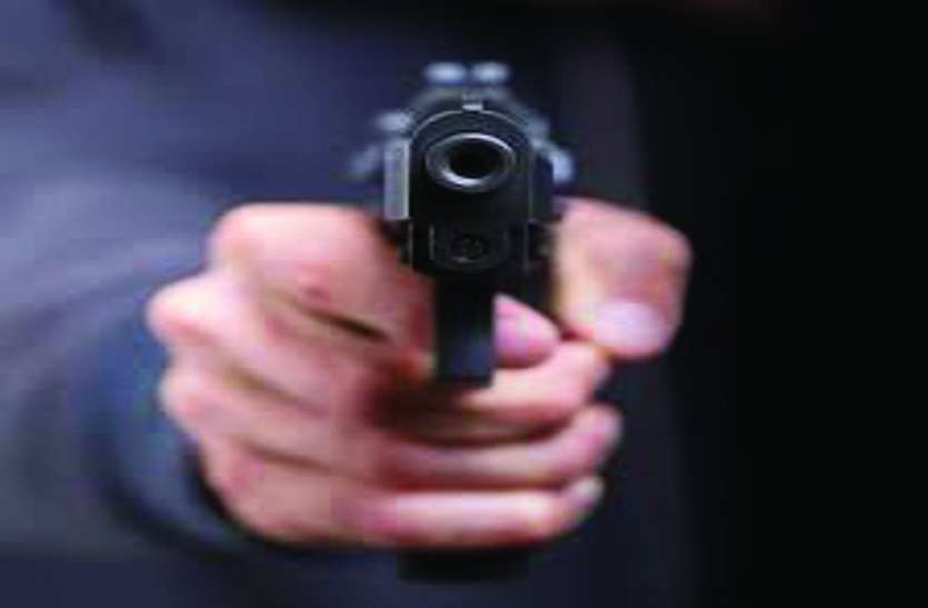 murder warning to financier in pilibanga Warning: पिस्तोल से मारने की दी धमकी. फायनेंसर को बंधक बनाकर पीटा