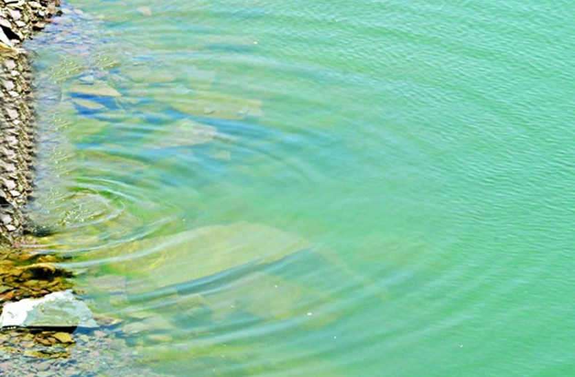 Innocent drowned in quarry in bhilwara मां कपड़े धोने में व्यस्त, खेेलते खेलते खदान में जा गिरा मासूम, जब तक मां को पता चला तो बहुत देर हो चुकी थी