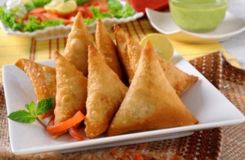 mutton samosa समोसा बेचकर इस शख्स ने कमाए 50 लाख, जानें आखिर क्या है इसकी खासियत