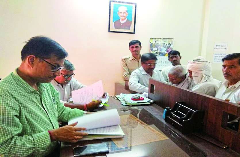 home violence news दर्द से कराहती बूड़ी मां बोली- मुझे मेरी बहू से बचा लो, बहुत मारती है अब नहीं सहा जाता
