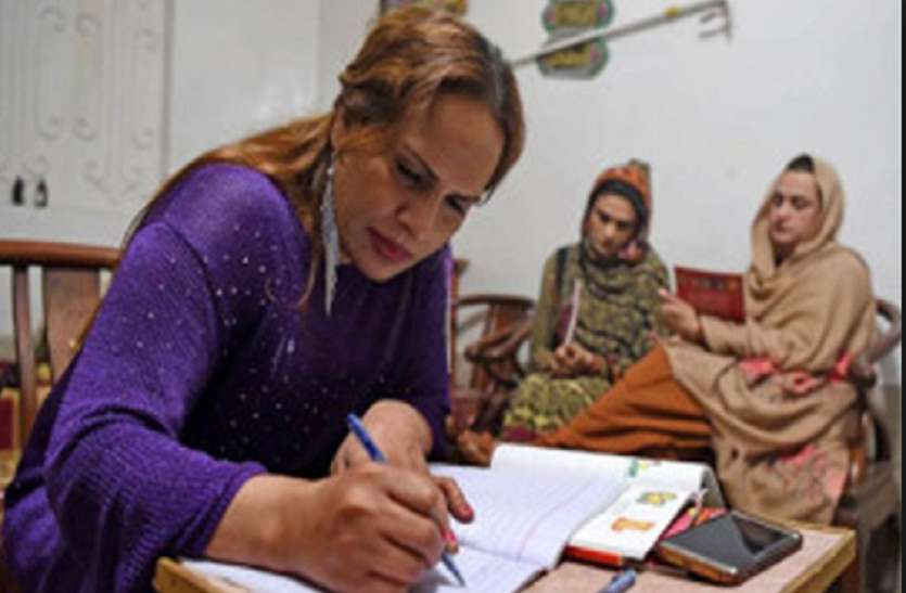 transgender पाकिस्तान : आम चुनाव में 13 ट्रांसजेंडर लड़ेंगे चुनाव