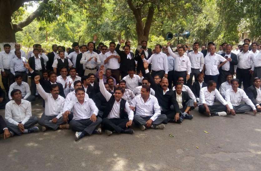 appeal for high court हे भगवान मुख्यमंत्री को सद्बुद्धि दे...