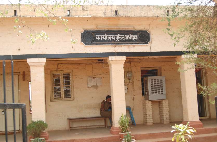 Hyprophilic people involved of the network of hemp smugglers गांजा तस्करों के नेटवर्क का खुलासा, हाइप्रोफाइल लोग शामिल